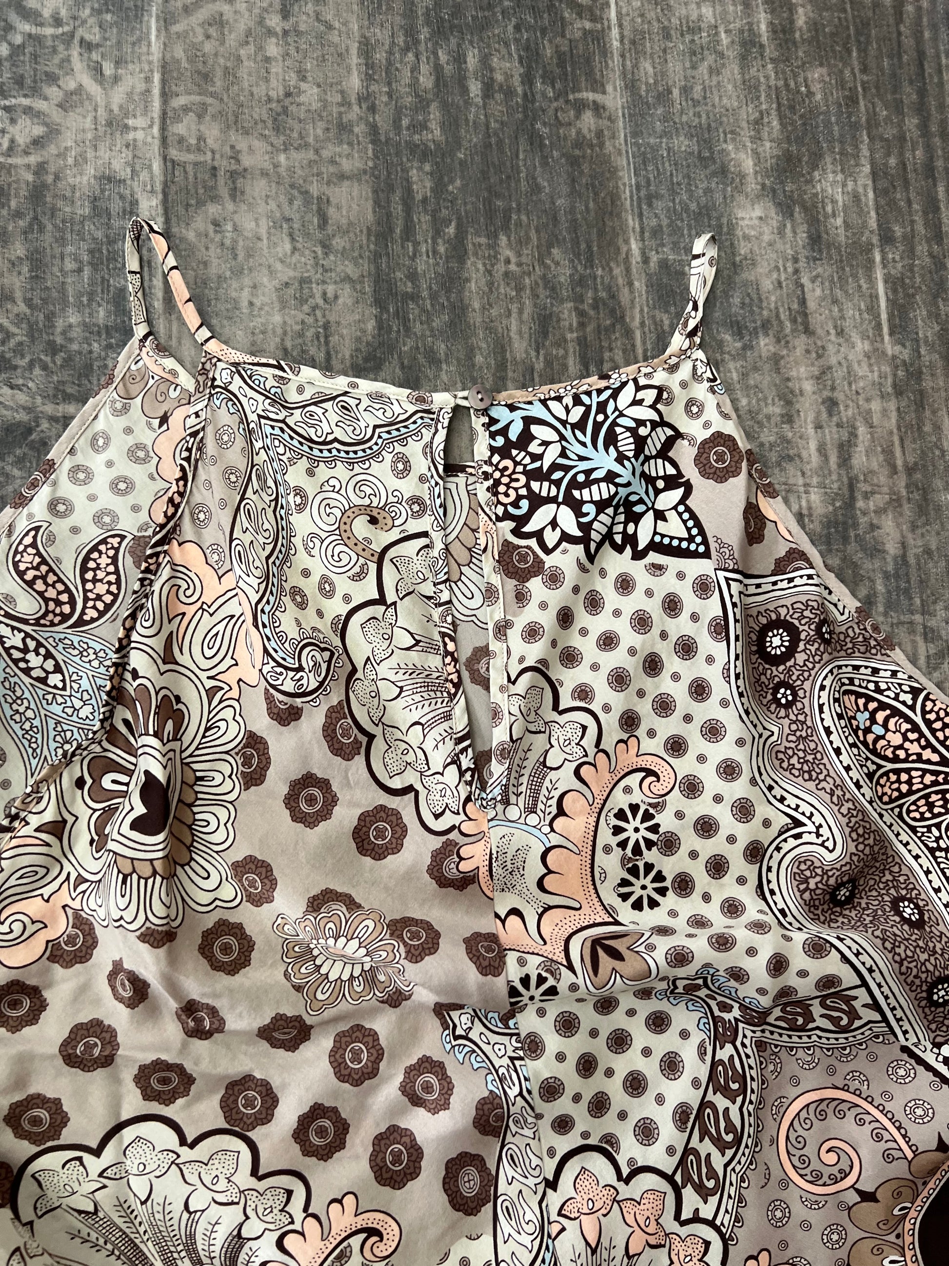 100% Silk Y2K Vintage Top Floral Sequin Sleeveless Top