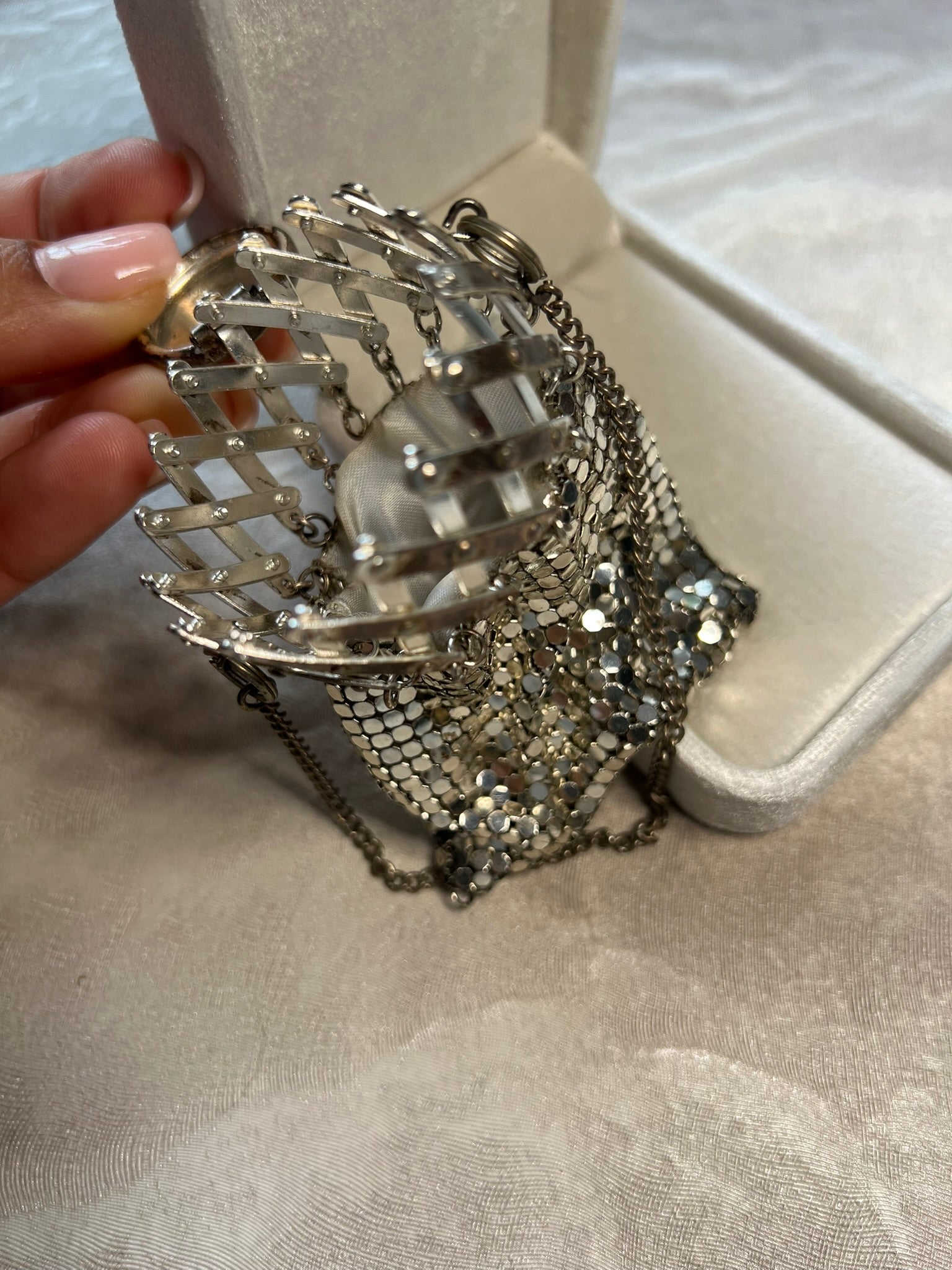 Antique 1900s Silver Mesh Coin Purse with Expanding Top and Floral Lid