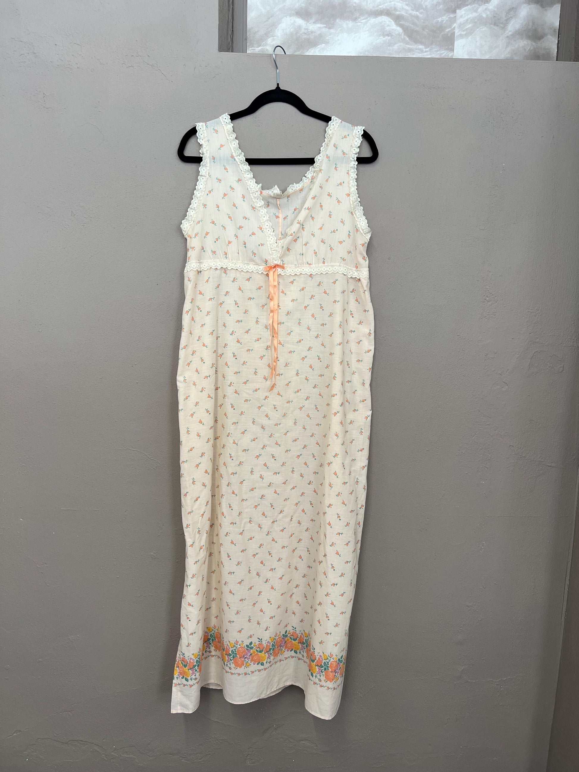 Floral Nightgown | Vintage 1970s | Maxi Length Night Dress | Cream Orange