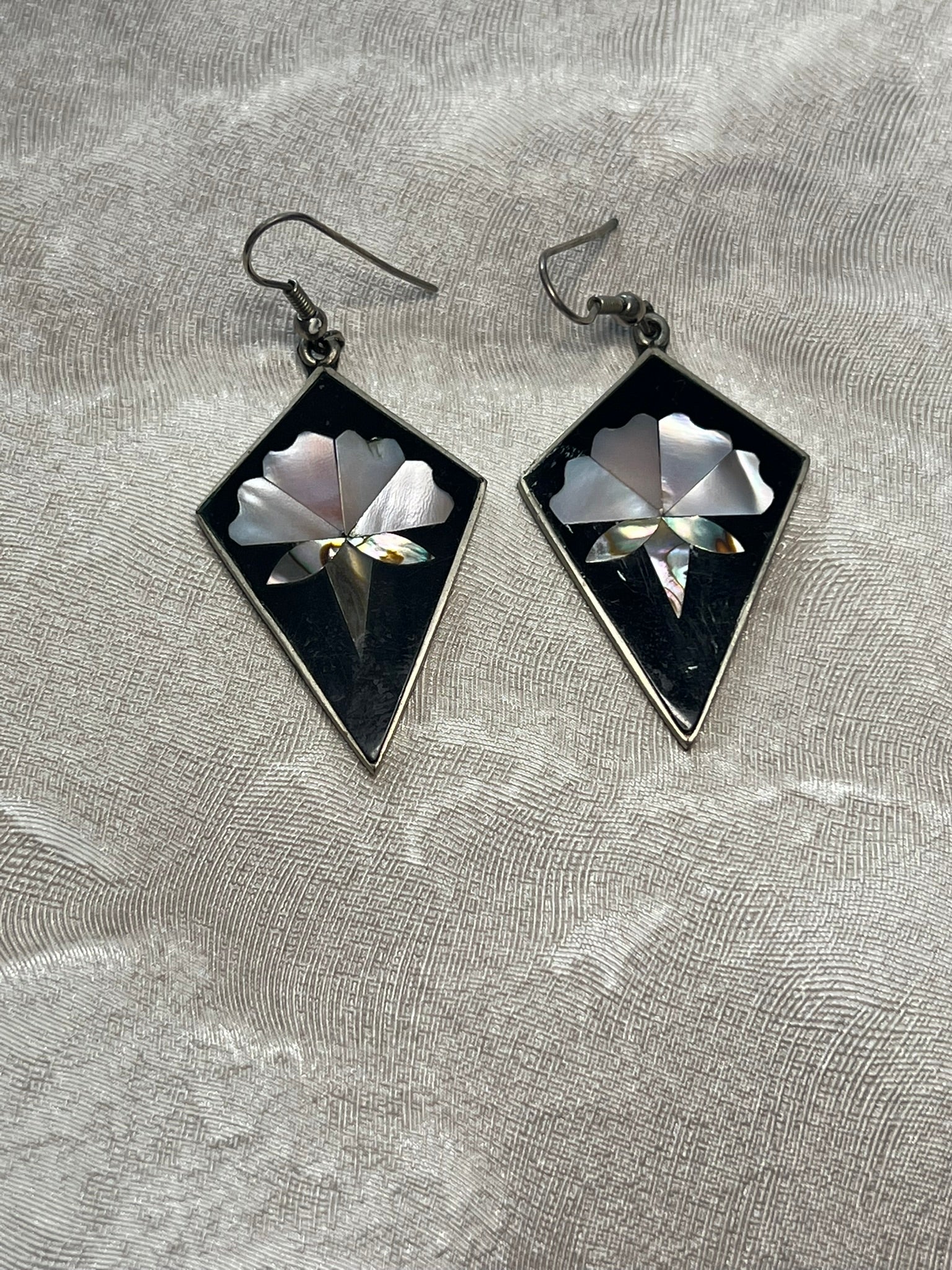 Vintage Alpaca Mexico Dangling Inlay Earrings Mother of Pearl Floral Design