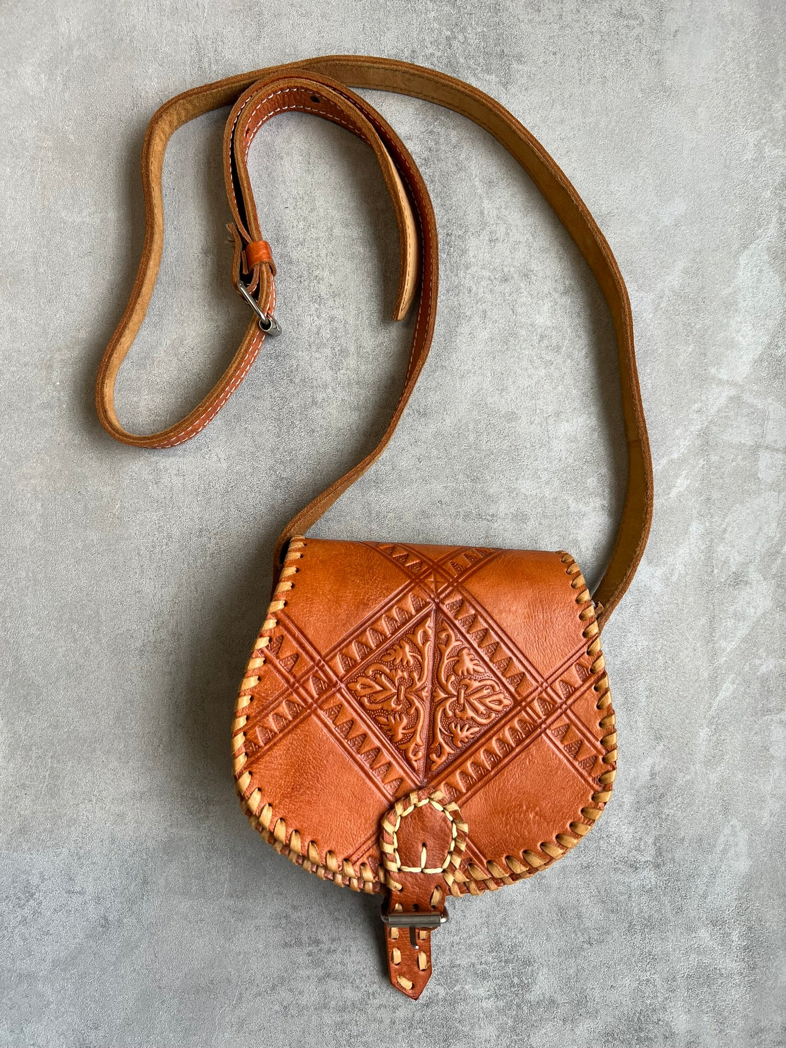 Vintage Tooled Leather Saddle Bag Tan Handcrafted Genuine Leather Shoulder Bag Adjustable Strap Western Saddle Bag