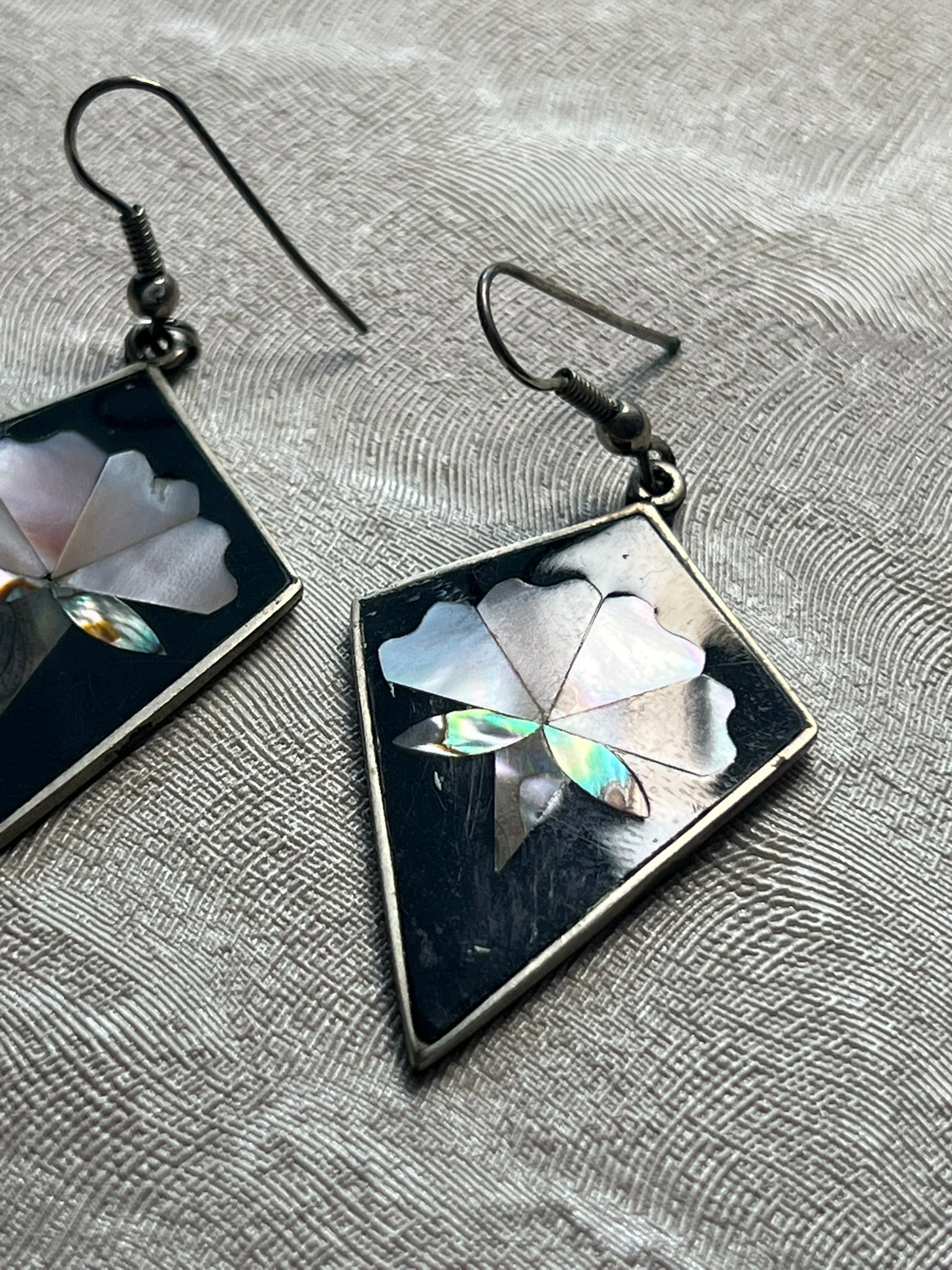 Vintage Alpaca Mexico Dangling Inlay Earrings Mother of Pearl Floral Design