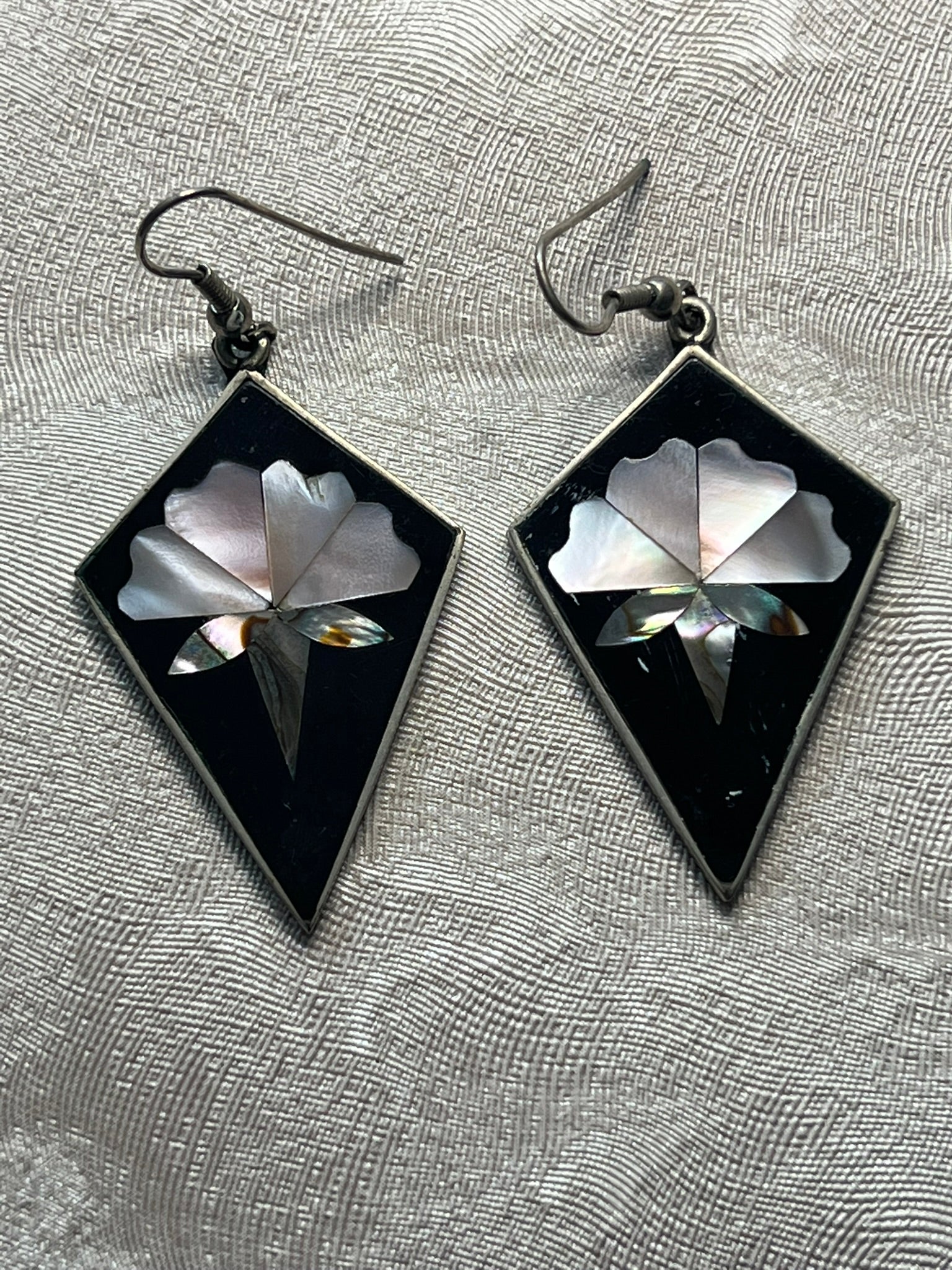 Vintage Alpaca Mexico Dangling Inlay Earrings Mother of Pearl Floral Design